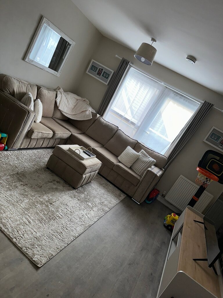 Photo 3 of Gillingham property