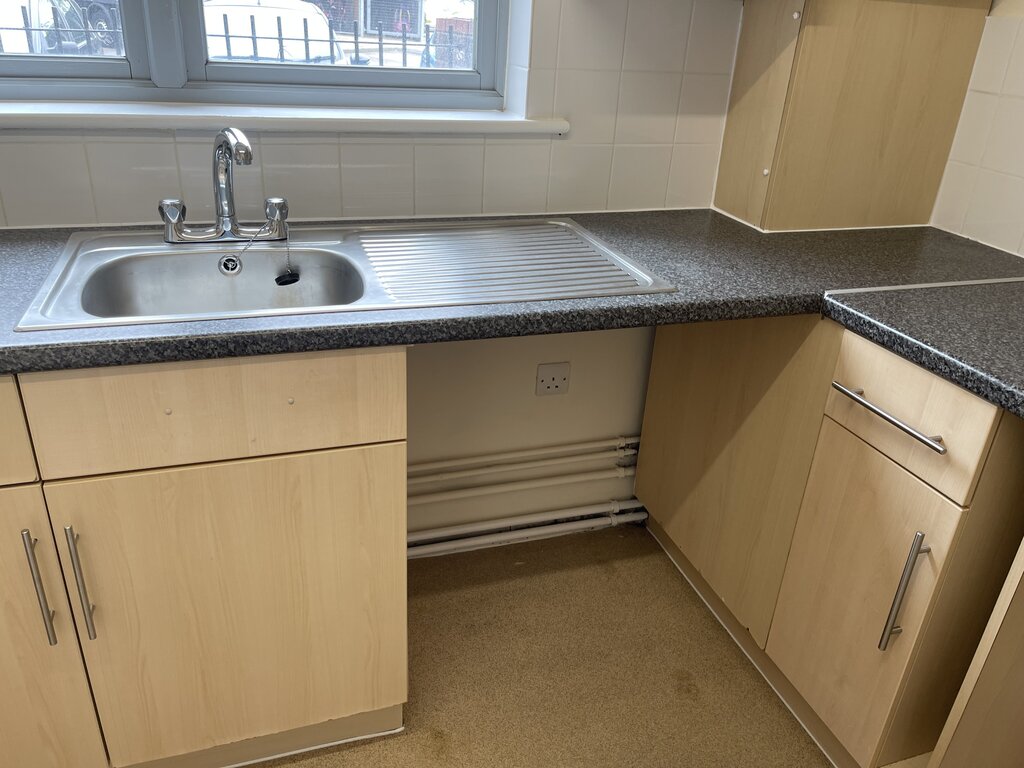 Photo 4 of Basildon property