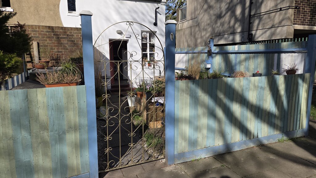Photo 4 of London property