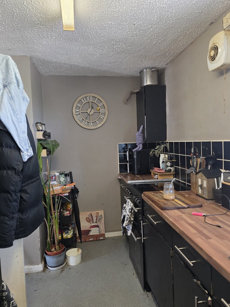 Photo 4 of London property