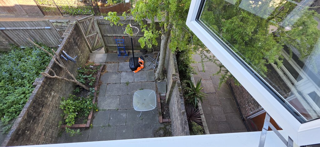 Photo 4 of London property