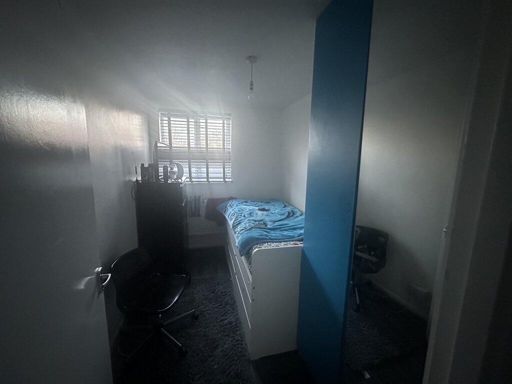 Photo 3 of London property