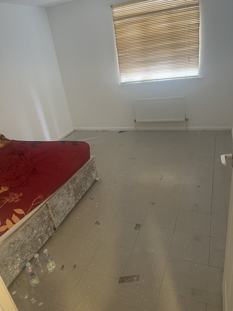 Photo 5 of Redhill property
