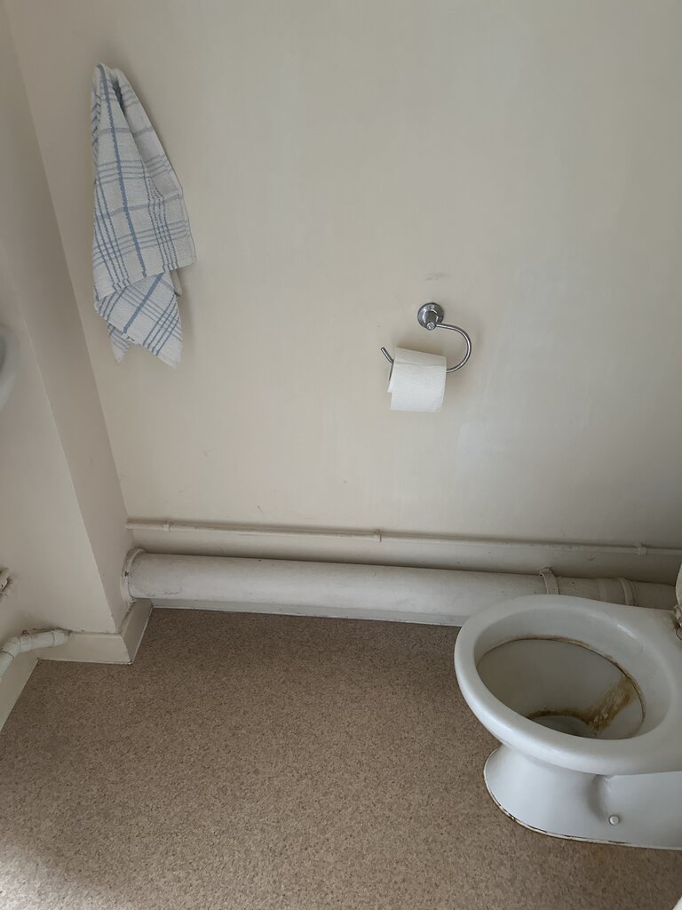 Photo 4 of Bedfont property