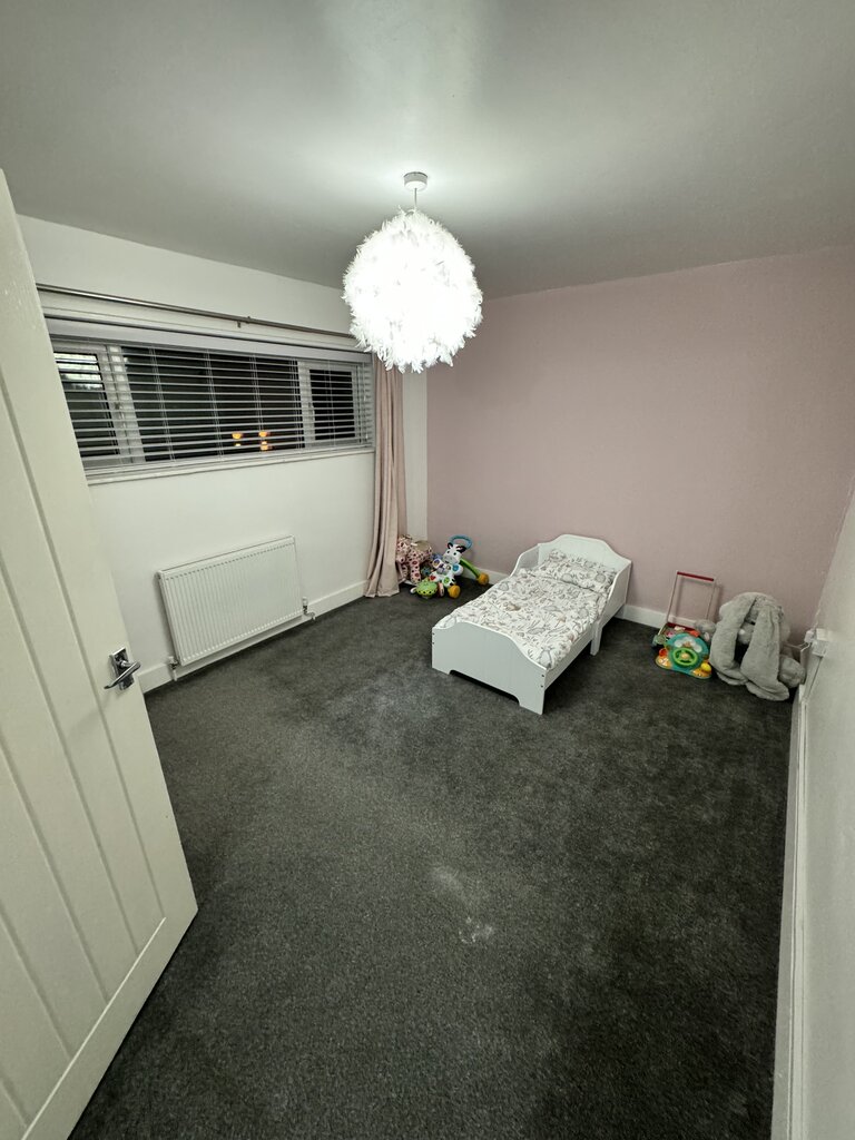 Photo 5 of Harlow property