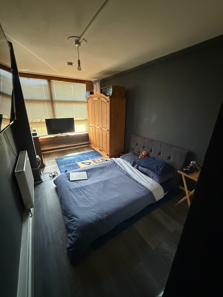 Photo 4 of London property