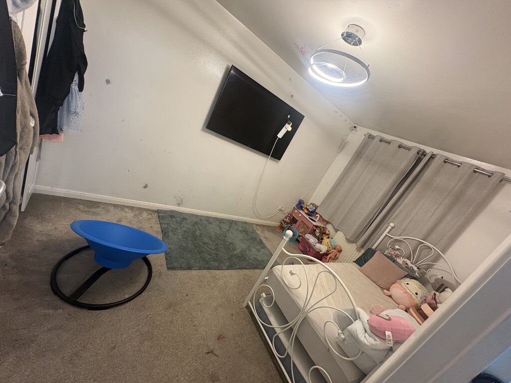 Photo 4 of Manchester property