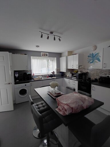 4 bed house