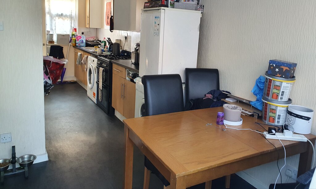 Photo 2 of London property