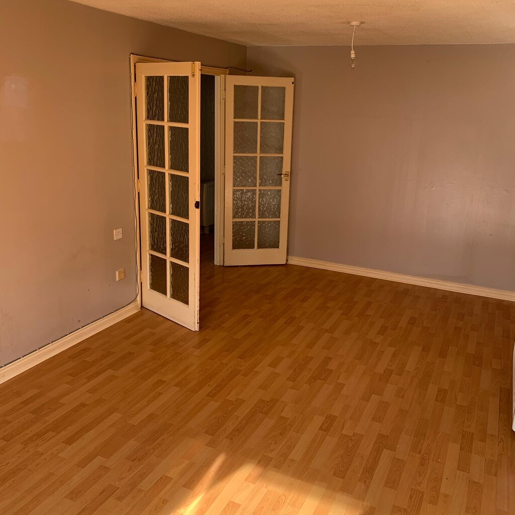 Photo 3 of London property
