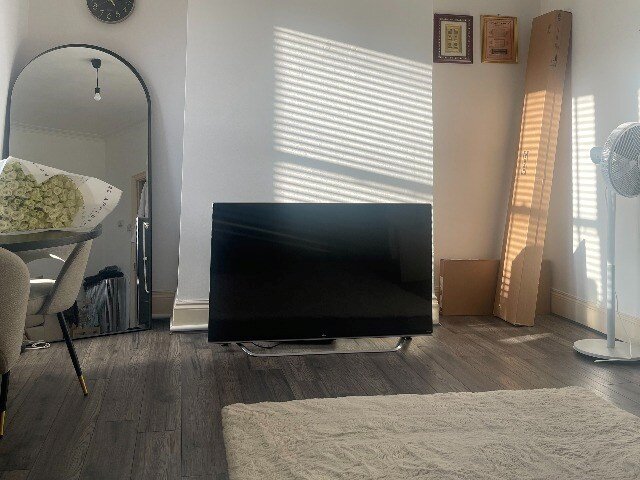 Photo 2 of London property