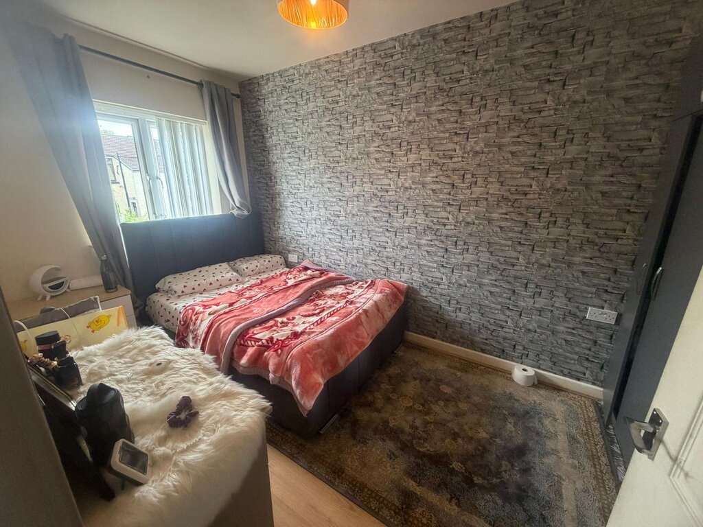 Photo 5 of Liverpool property