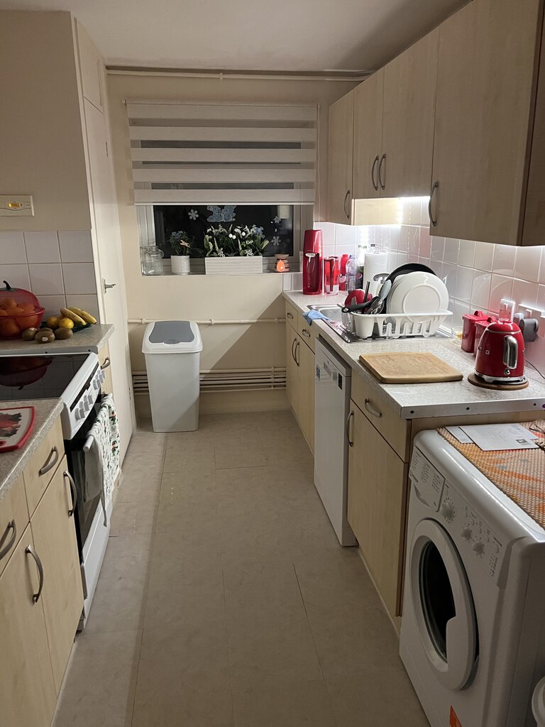 Photo 4 of Watford property