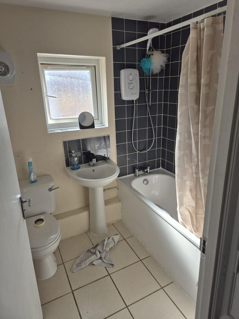 Photo 3 of Peterborough property