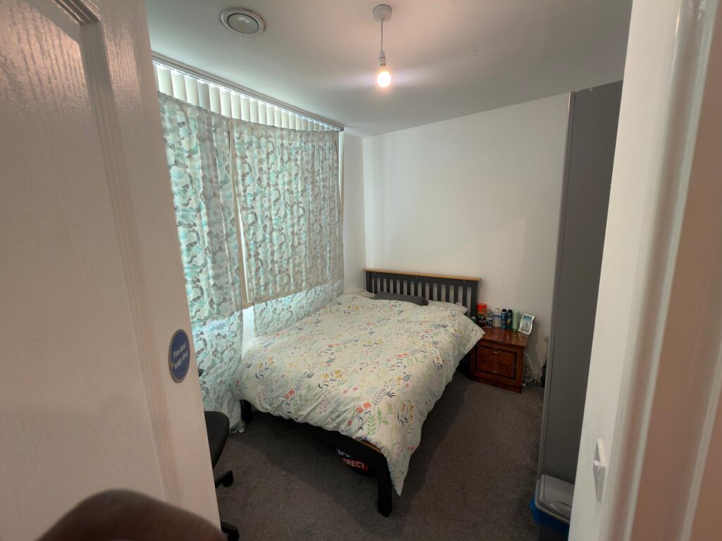 Photo 3 of Kidderminster property