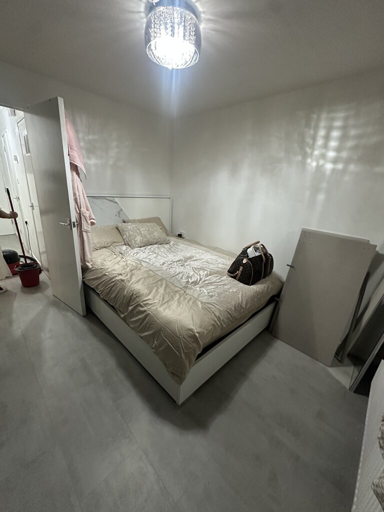 Photo 4 of Manchester property