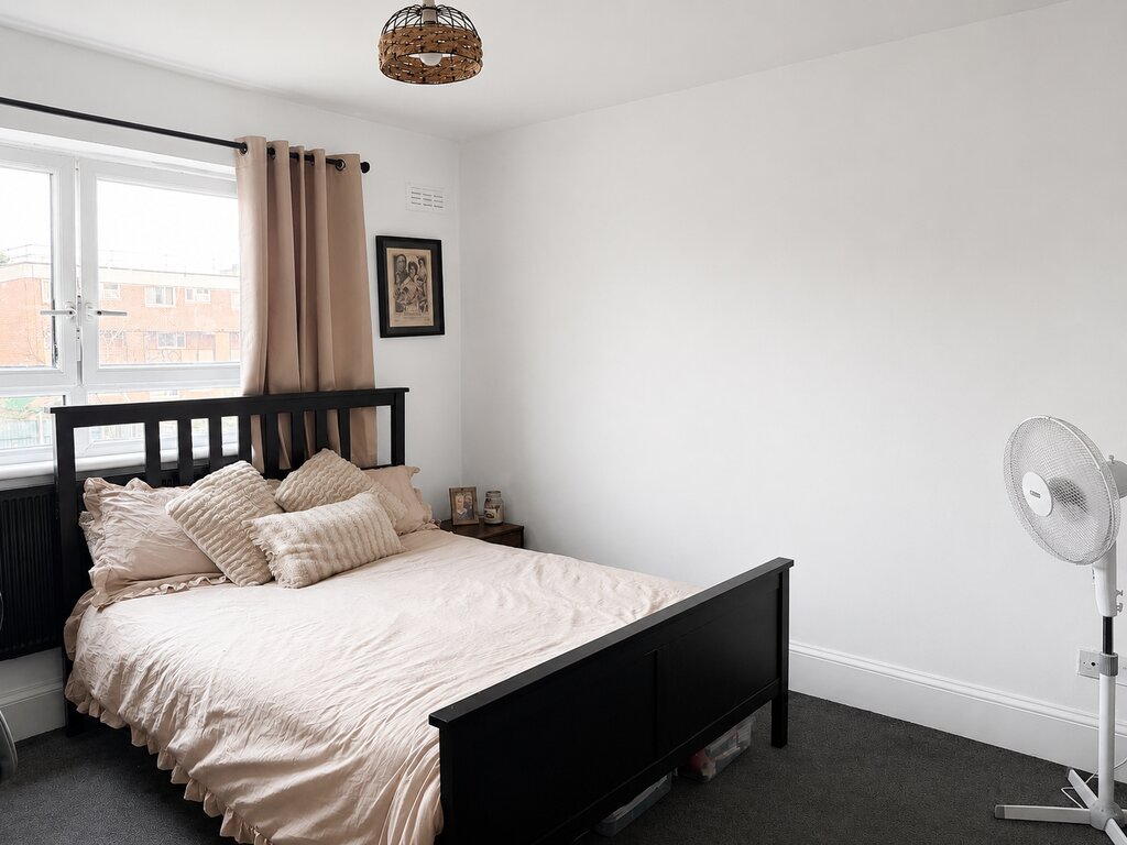 Photo 2 of London property