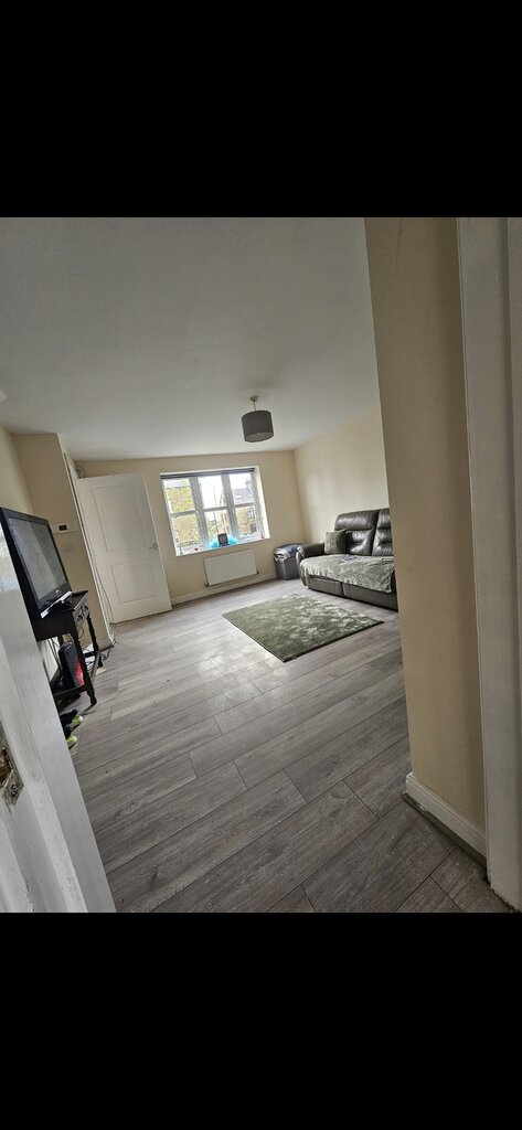 Photo 5 of Huddersfield property