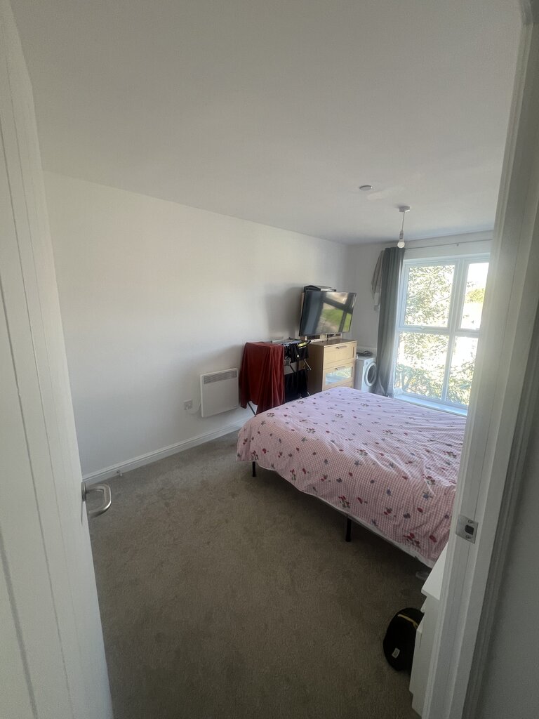 Photo 5 of Southampton property