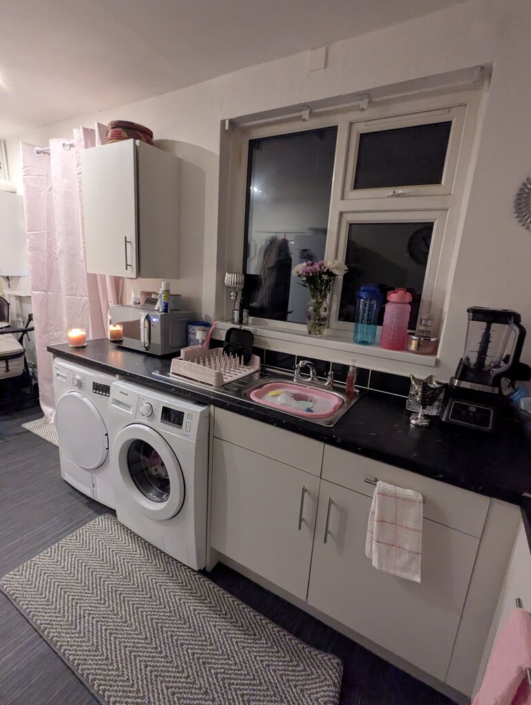 Photo 5 of Manchester property